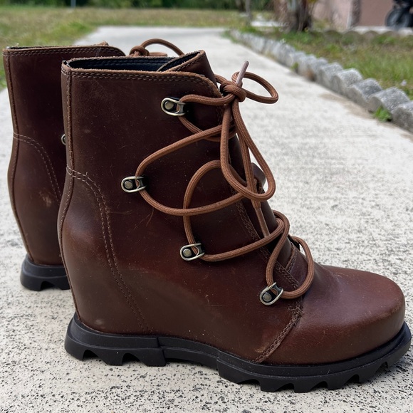 Sorel Joan Arctic Wedge III Lace-up Boots, Hazelnut/Blackened Brown Size 7 Shoes - Picture 8 of 14